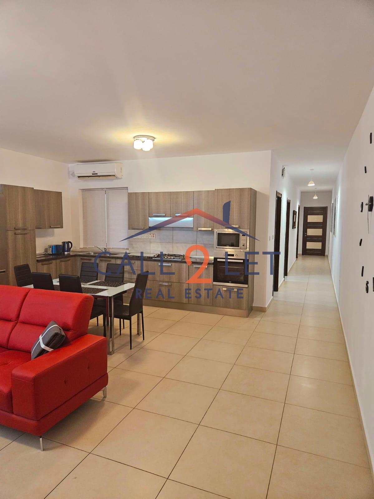 Room in Qawra - Image 4