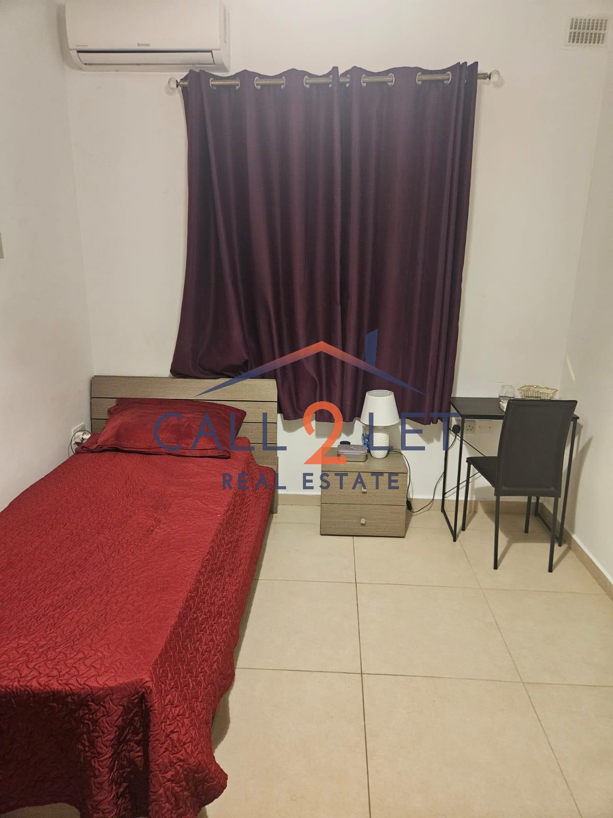 Room in Qawra - Image 9