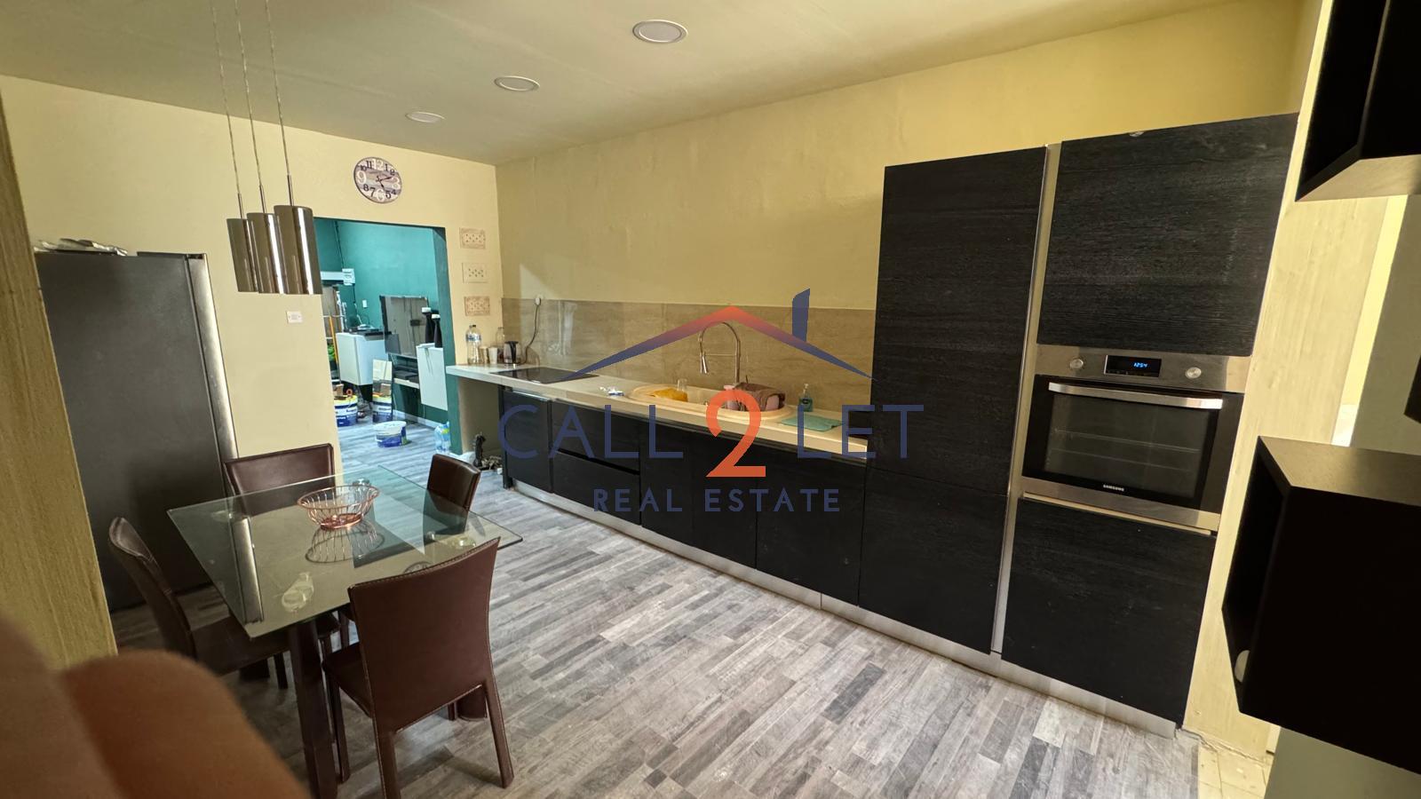 Townhouse in Sliema - Image 1