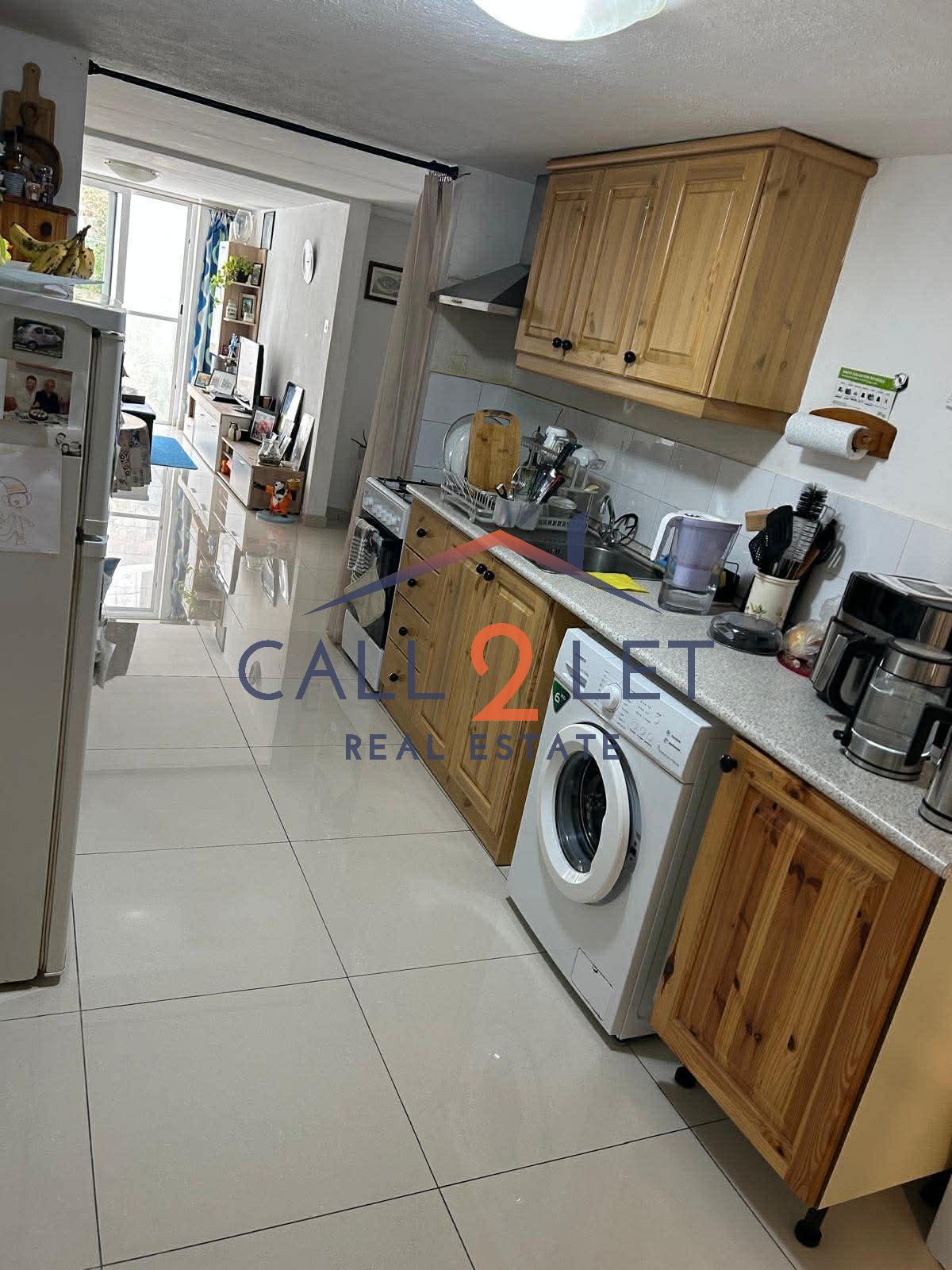 Apartment in Swieqi - Image 1