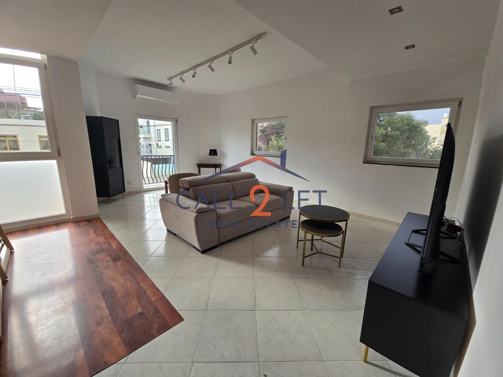 Duplex Penthouse in San Gwann - Image 10